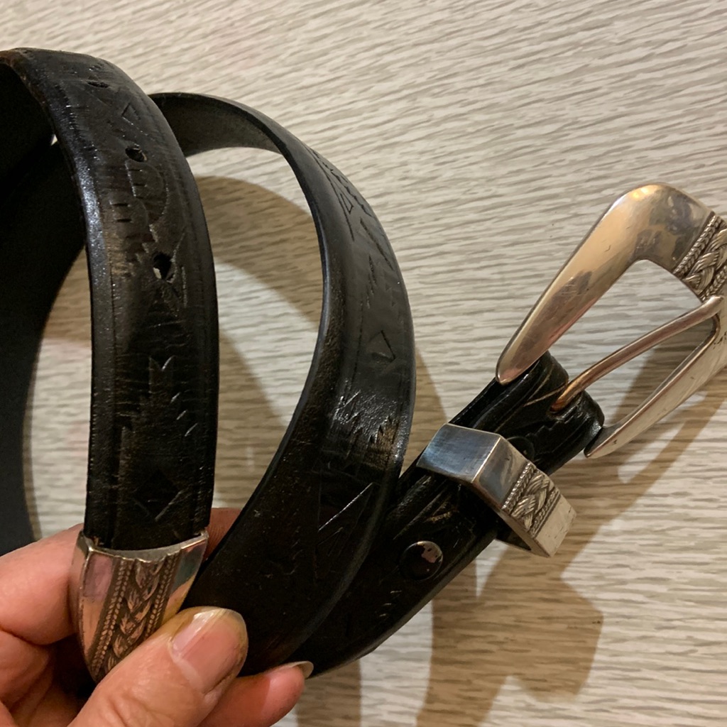 Men Belt Size 40 .Vtg Carve Thick Leather.Could Use For Ever